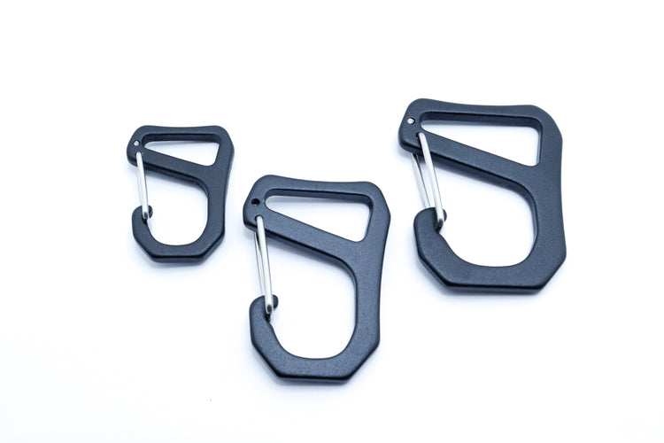 Gated aluminum hook connector for adjustable straps and technical sewing