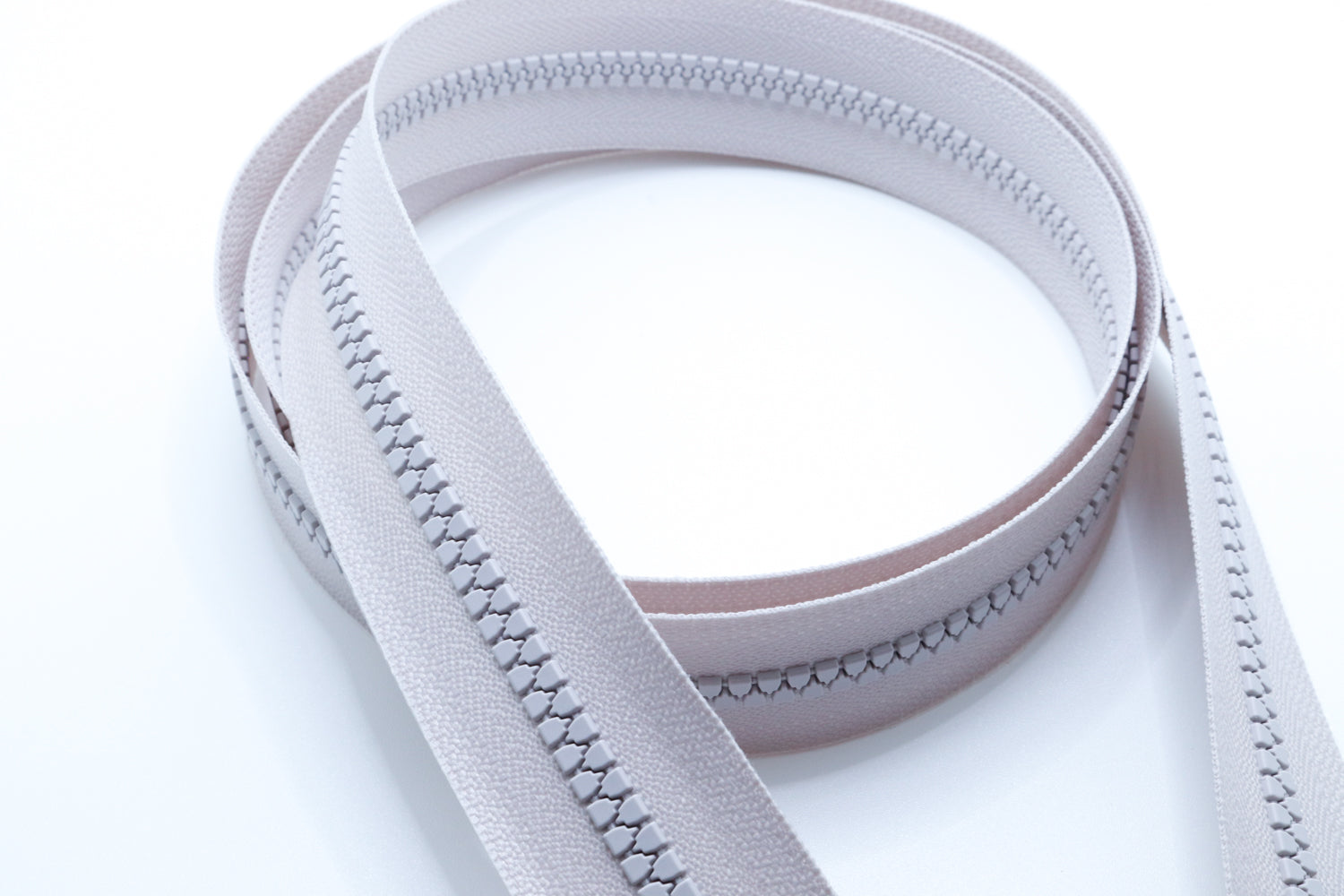 YKK vislon aquaguard zipper chain sold per foot in white lavender